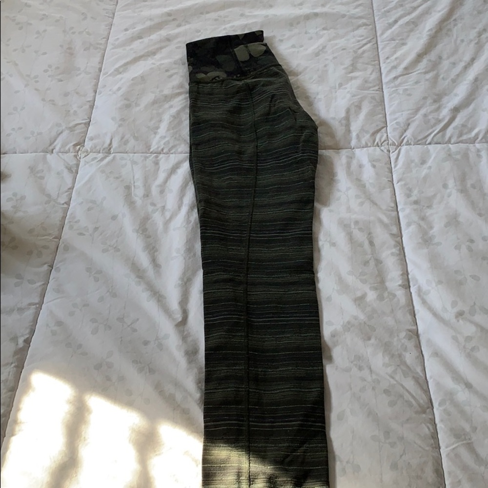 Lululemon workout leggings size 2. Army green.